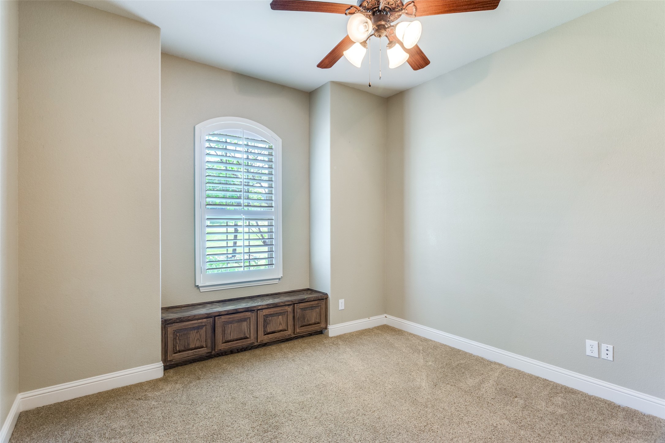 2113 Woodland Hills Lane Weatherford TX 76087