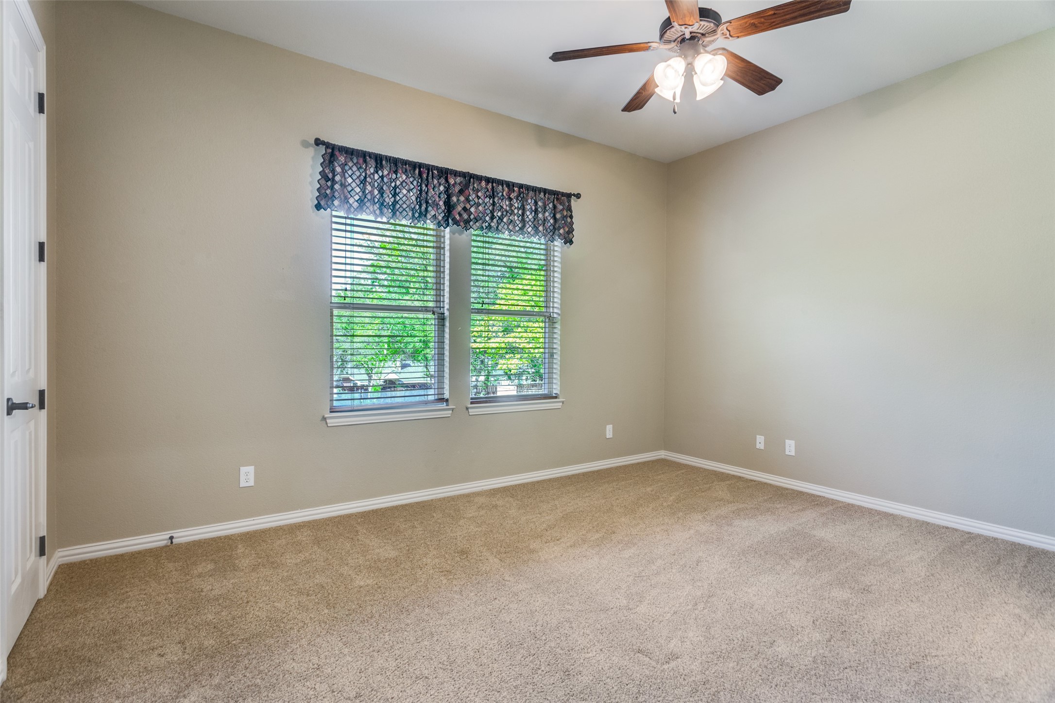2113 Woodland Hills Lane Weatherford TX 76087