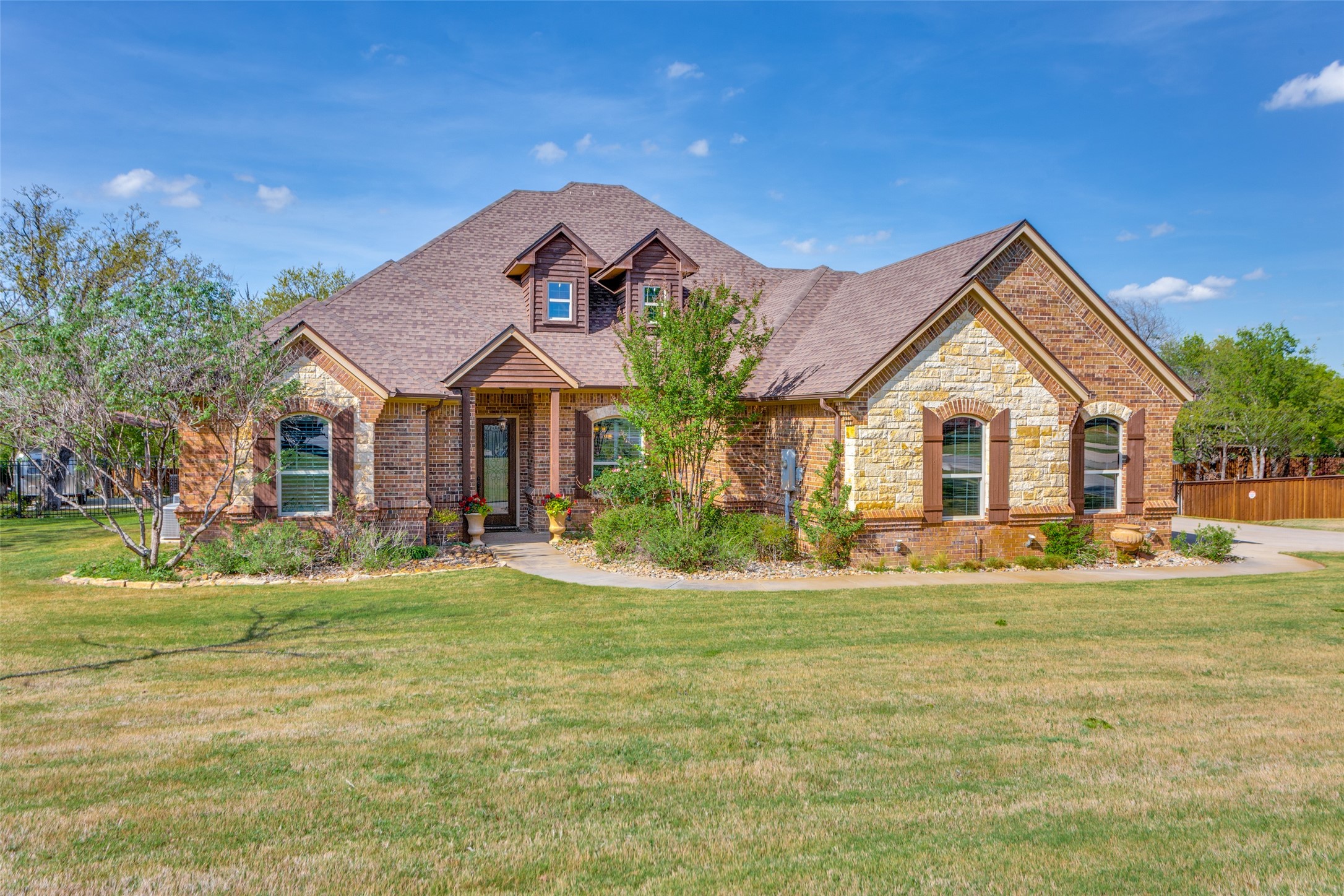 2113 Woodland Hills Lane Weatherford TX 76087