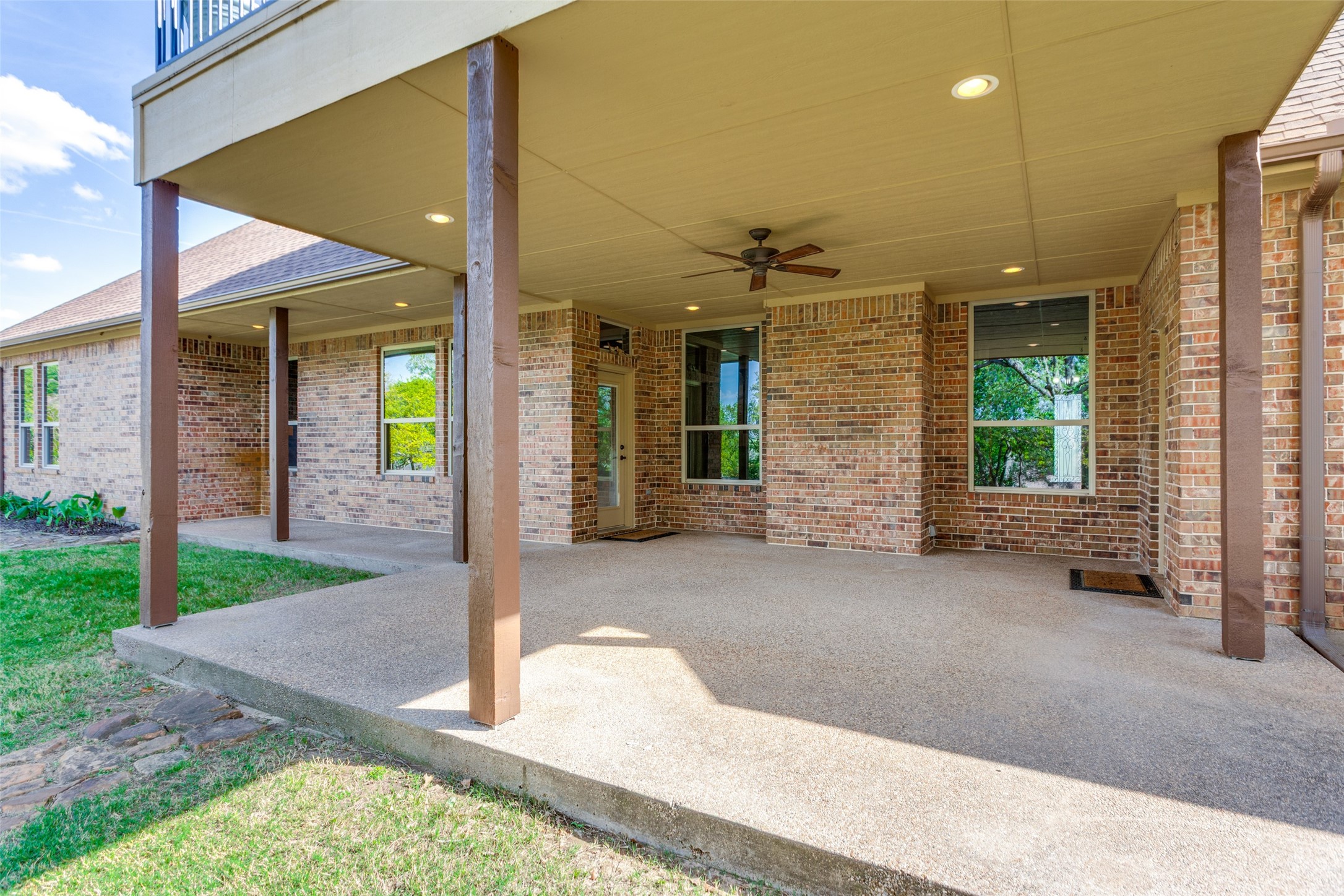 2113 Woodland Hills Lane Weatherford TX 76087