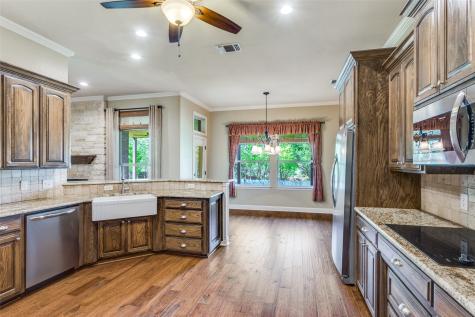 2113 Woodland Hills Lane Weatherford TX 76087