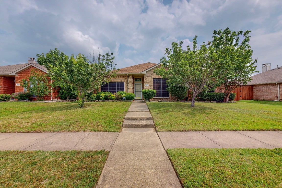 2708 Ash Creek Mesquite TX 75181