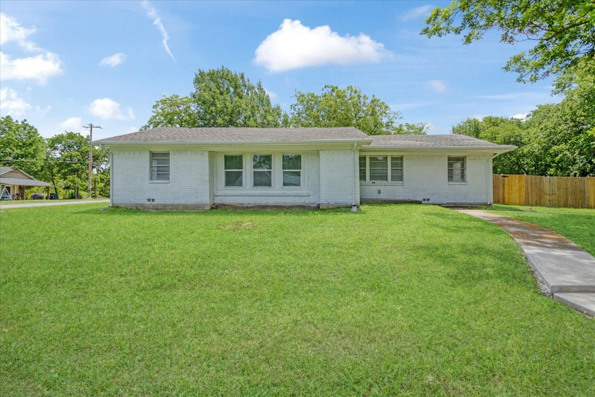 408 N Gowdy Street Whitewright TX 75491