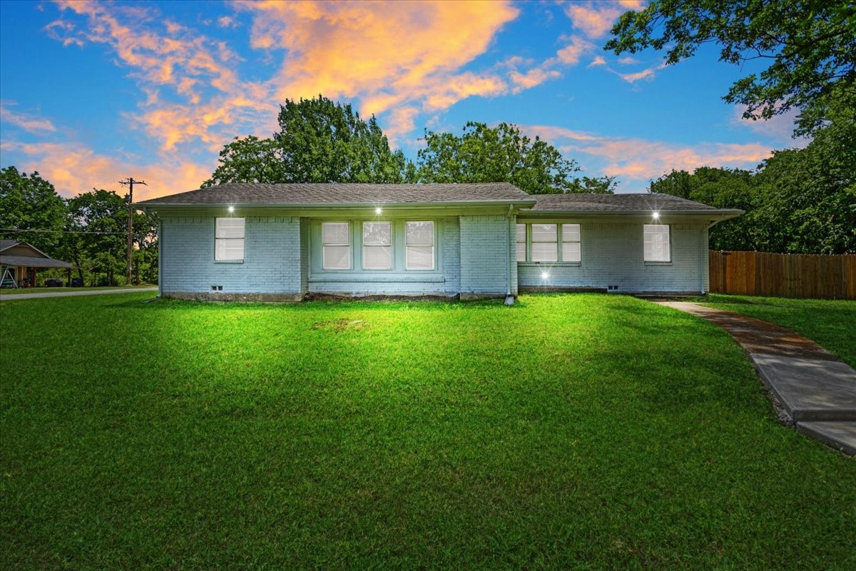 408 N Gowdy Street Whitewright TX 75491