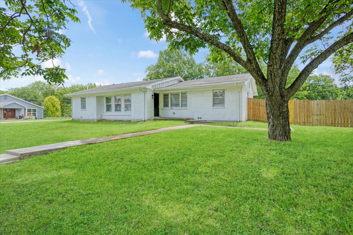 408 N Gowdy Street Whitewright TX 75491