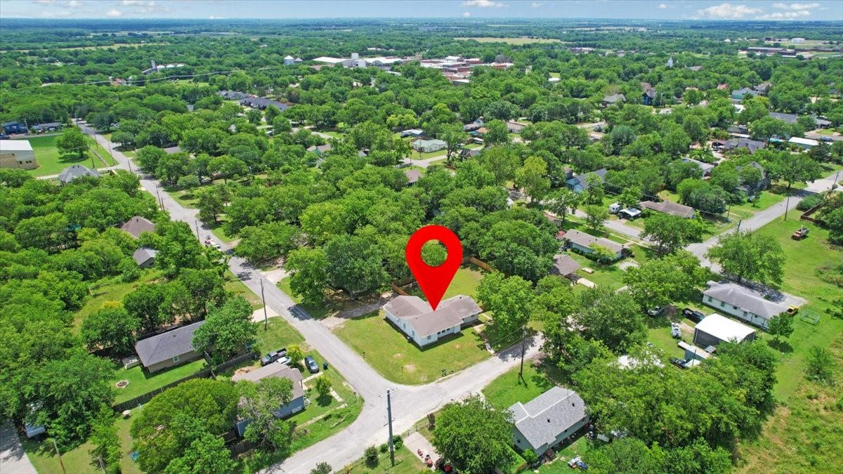 408 N Gowdy Street Whitewright TX 75491