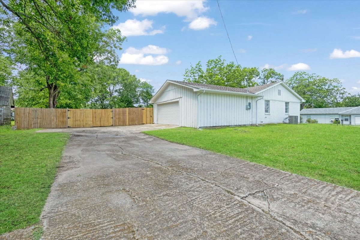 408 N Gowdy Street Whitewright TX 75491