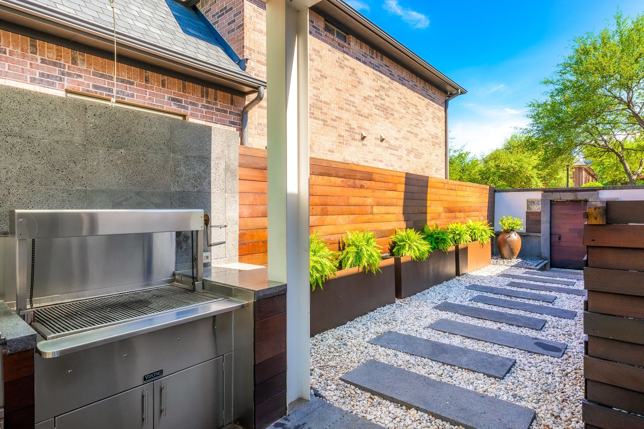 4001 Memorial Court Carrollton TX 75010