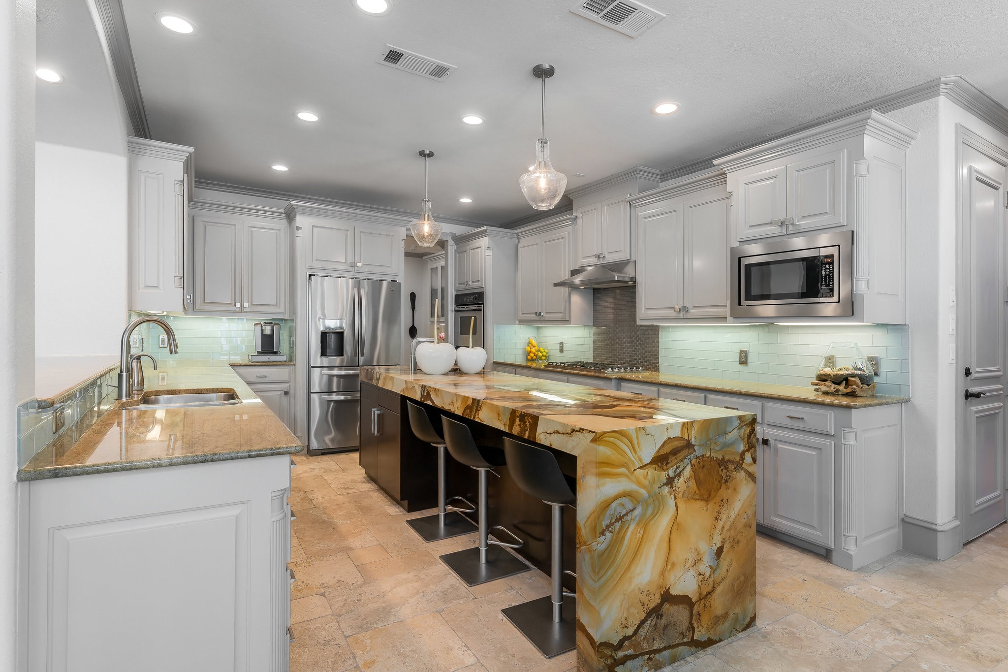 4001 Memorial Court Carrollton TX 75010