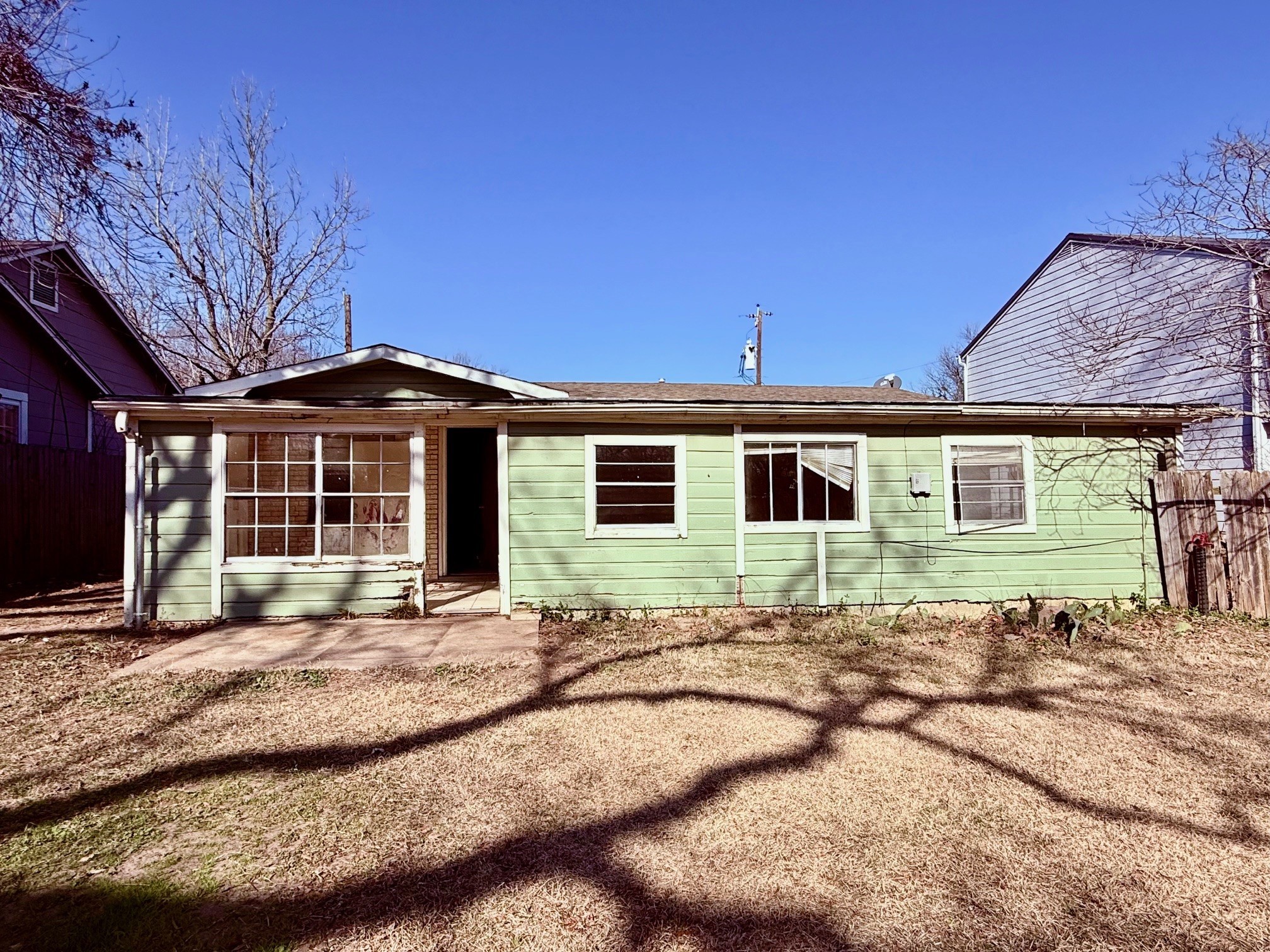 1954 E Booth Street Paris TX 75460
