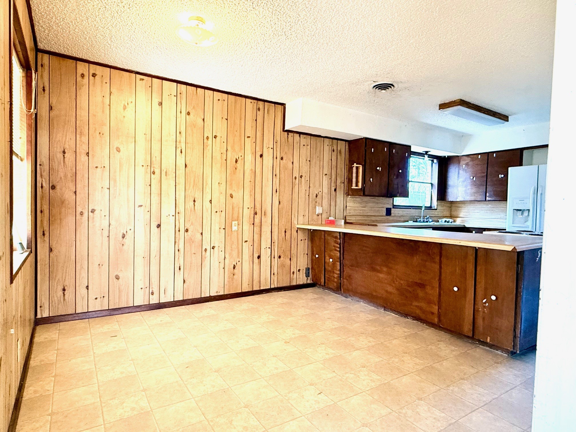 1954 E Booth Street Paris TX 75460
