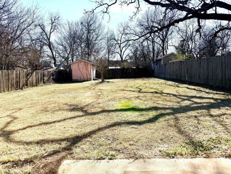1954 E Booth Street Paris TX 75460