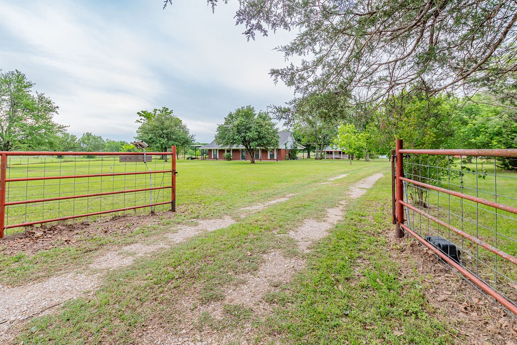5563 Shady Lane Scurry TX 75158