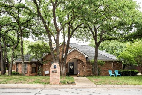 1709 Rock View Court Fort Worth TX 76112