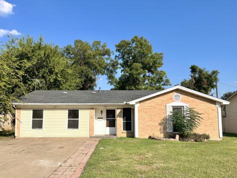 1900 Robinson Street Irving TX 75060