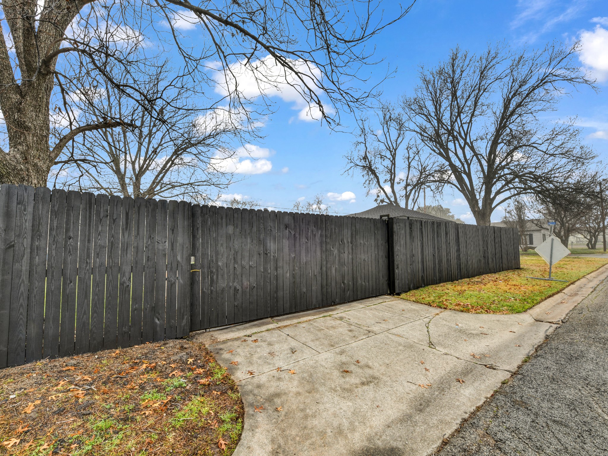 9101 Oels Street White Settlement TX 76108