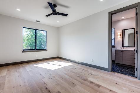 3716 W Beverly Drive Dallas TX 75209