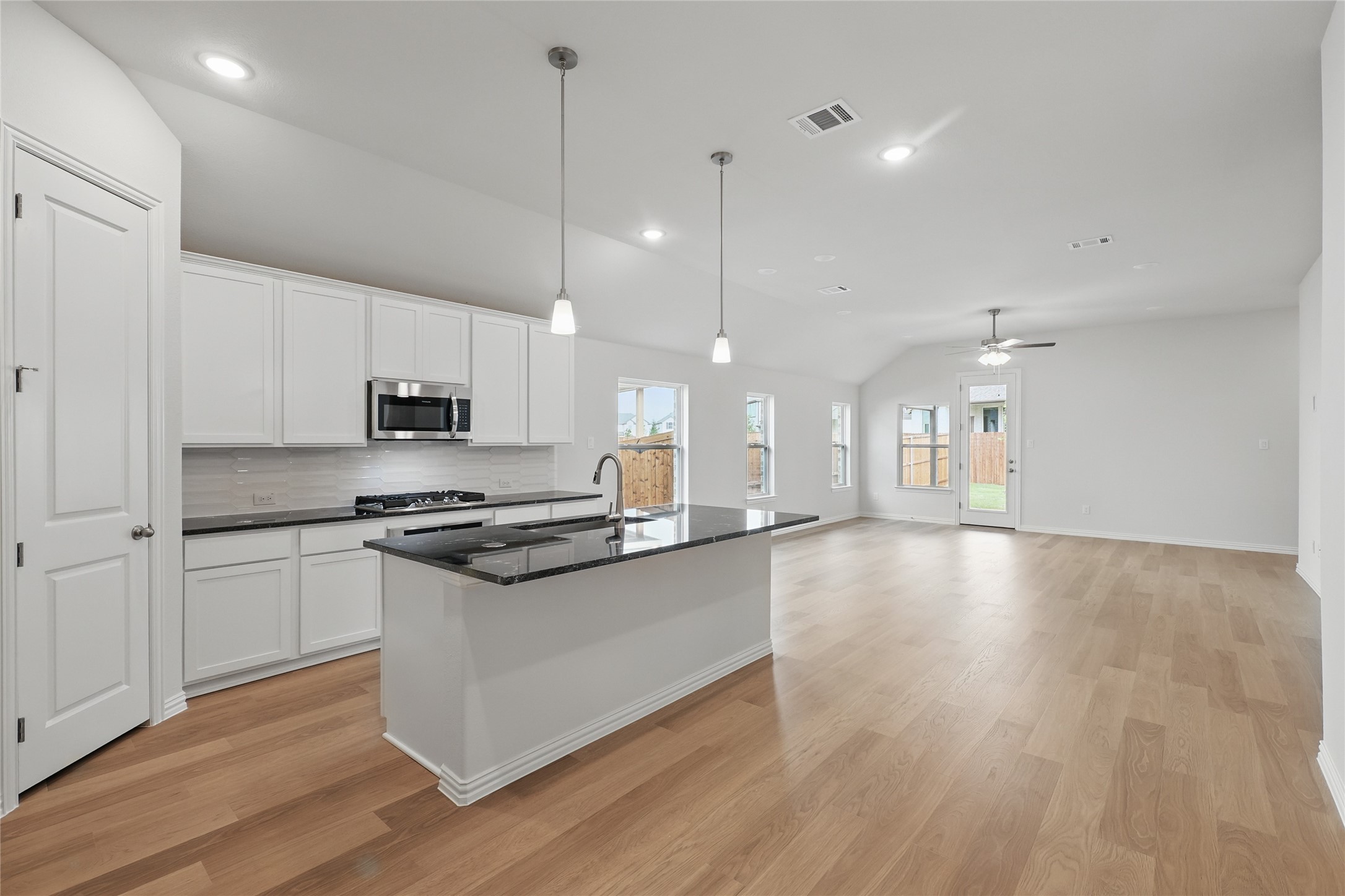 4352 Biddle Street Midlothian TX 76065