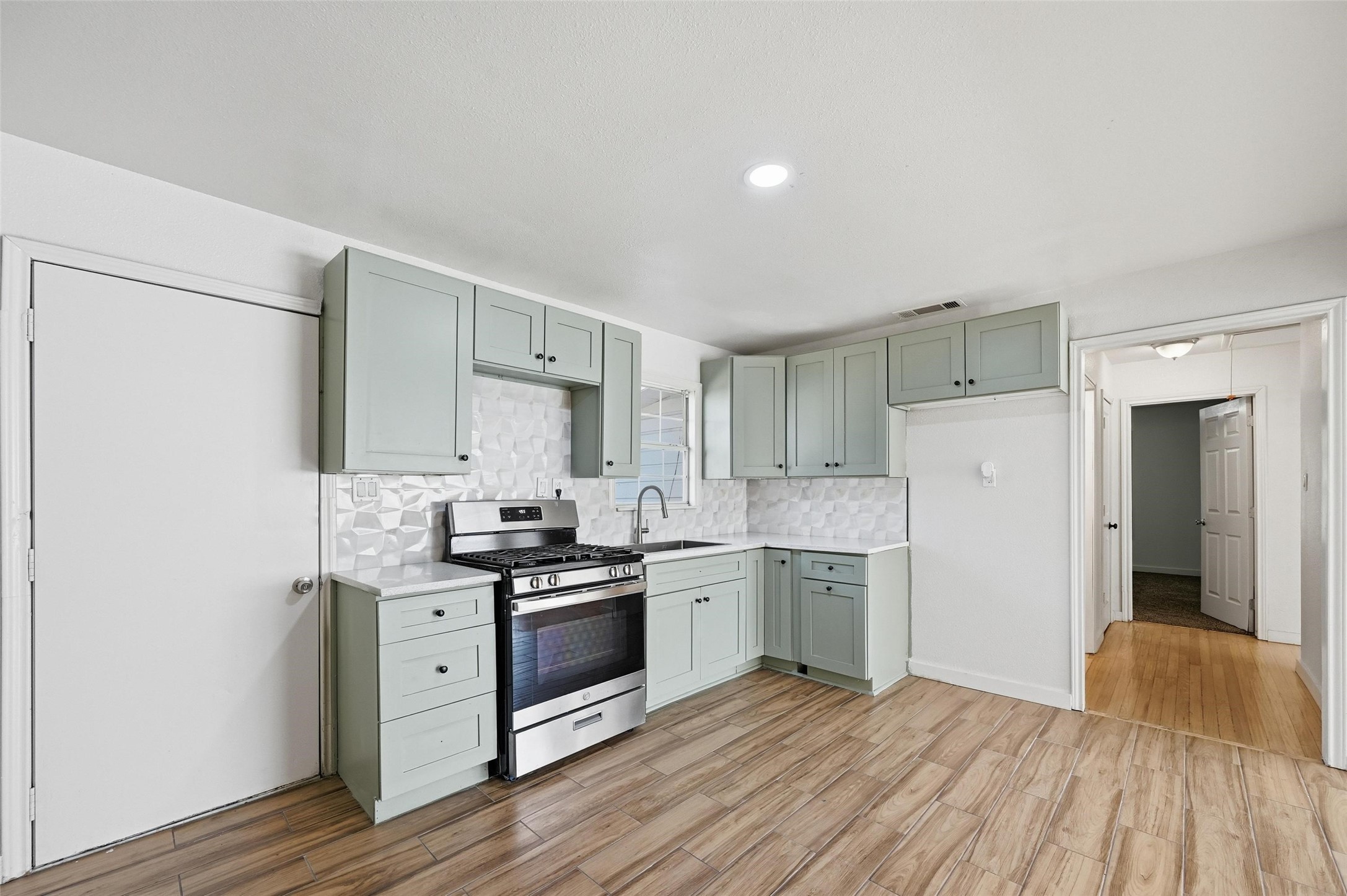 4310 Utah Avenue Dallas TX 75216
