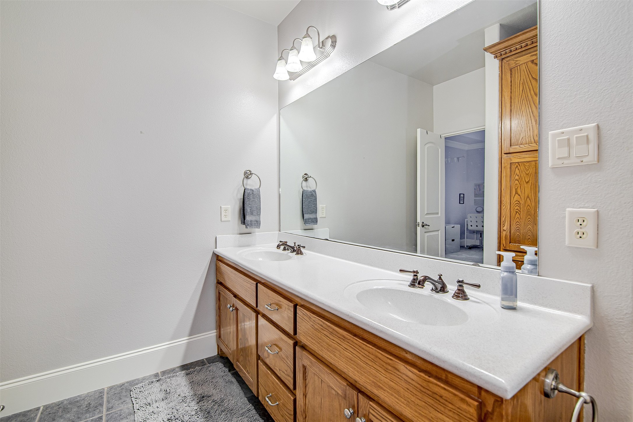 3001 Sunray Valley Court Arlington TX 76012