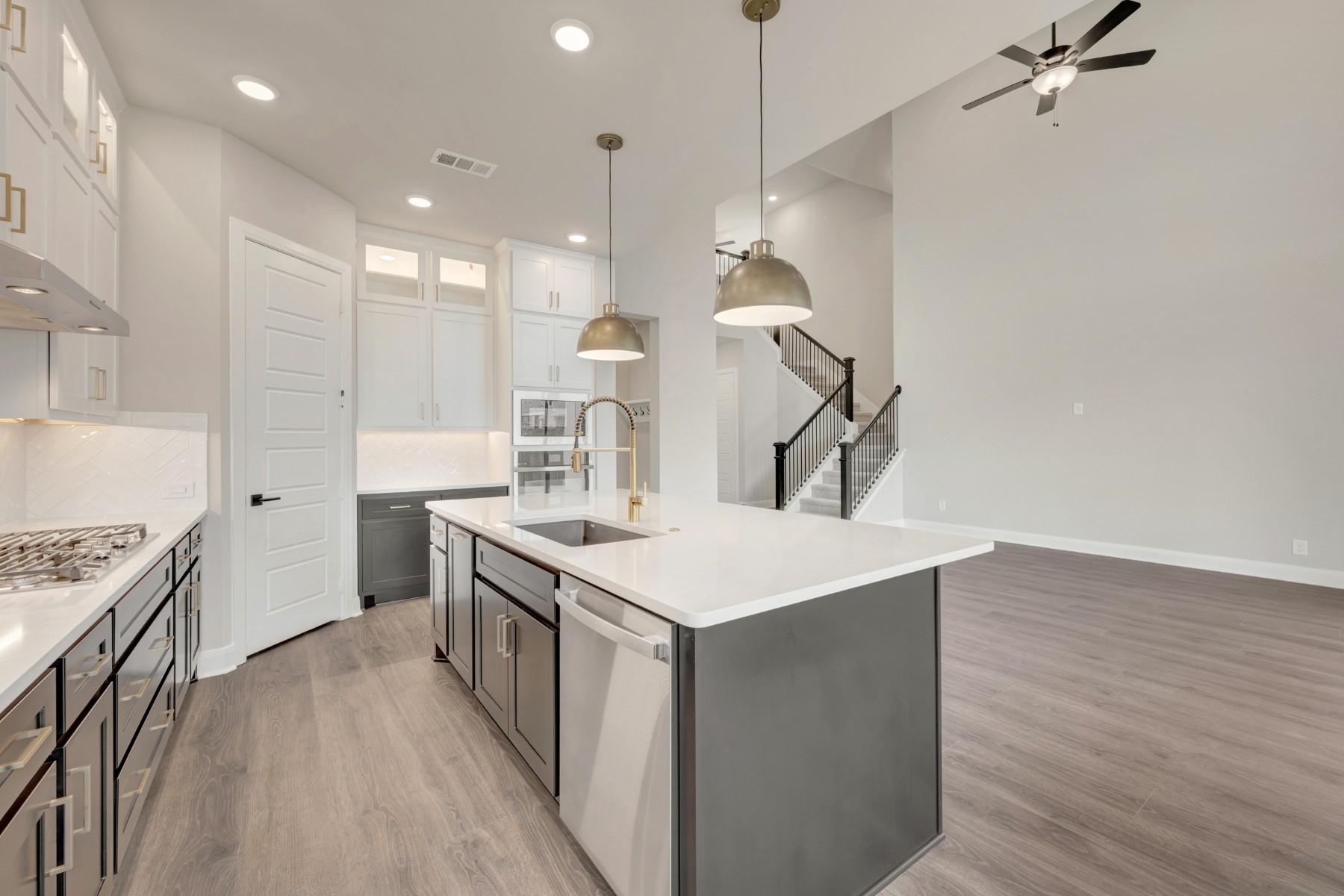 7824 Pondview Lane Fort Worth TX 76123