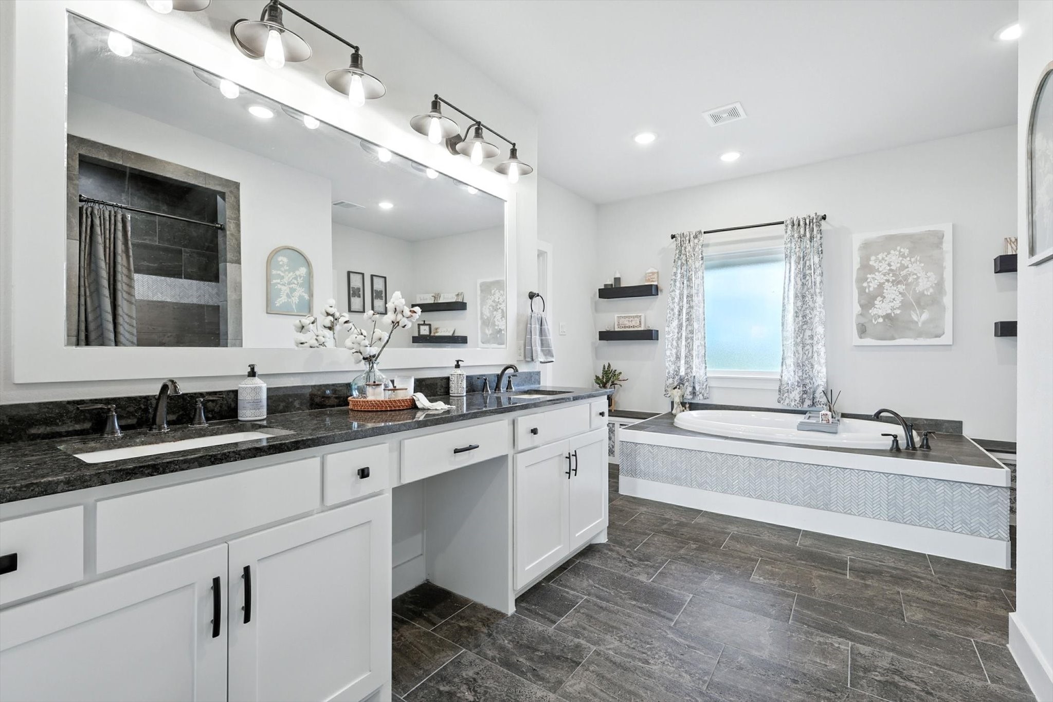 7025 Lake Vista Drive Streetman TX 75859