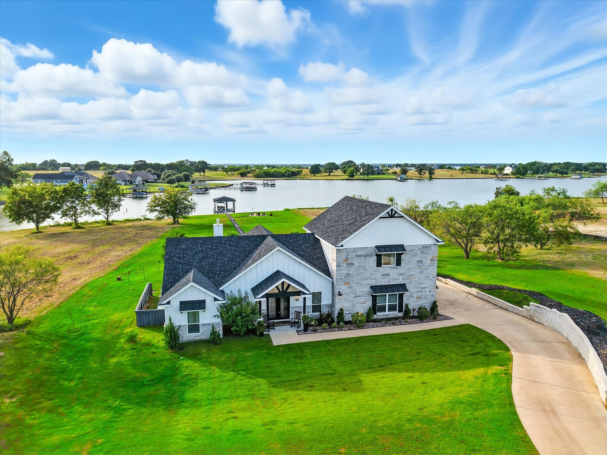 7025 Lake Vista Drive Streetman TX 75859