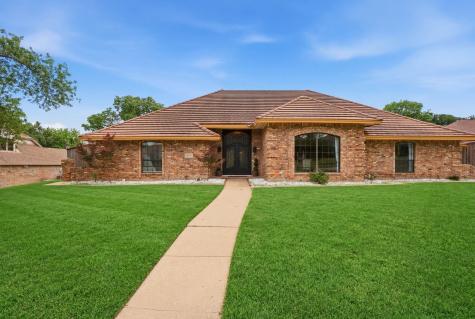 906 Greenbriar Lane Duncanville TX 75137