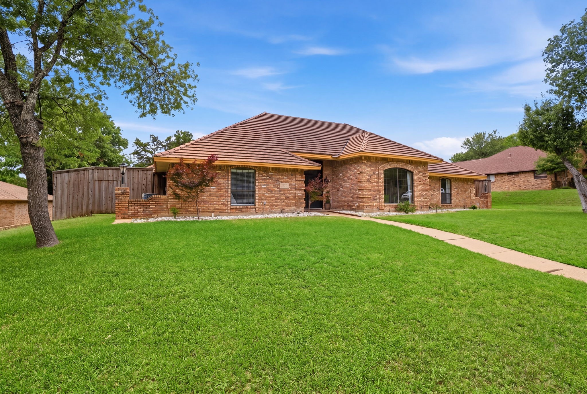 906 Greenbriar Lane Duncanville TX 75137