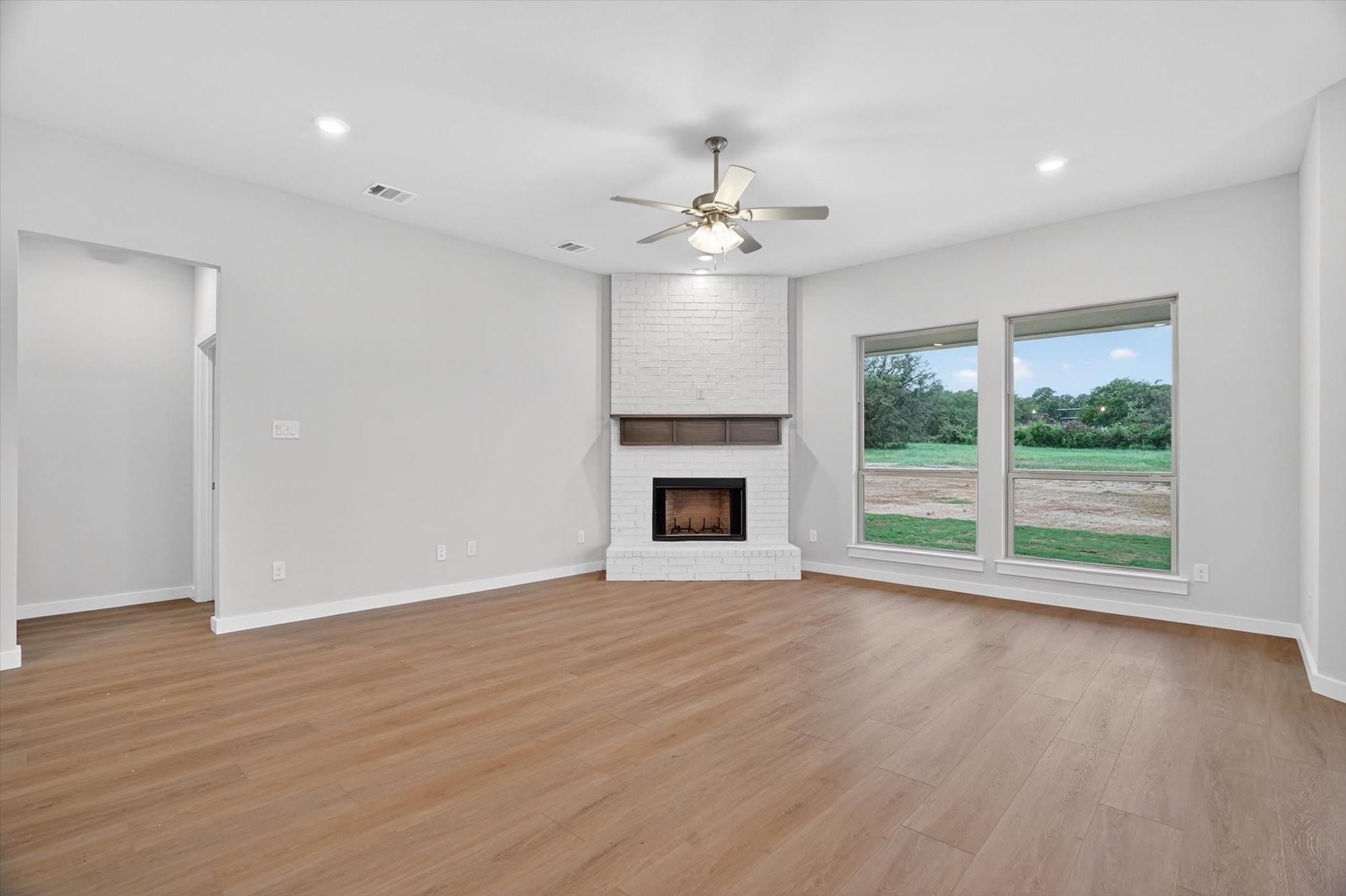 321 Skeen Peak Springtown TX 76082