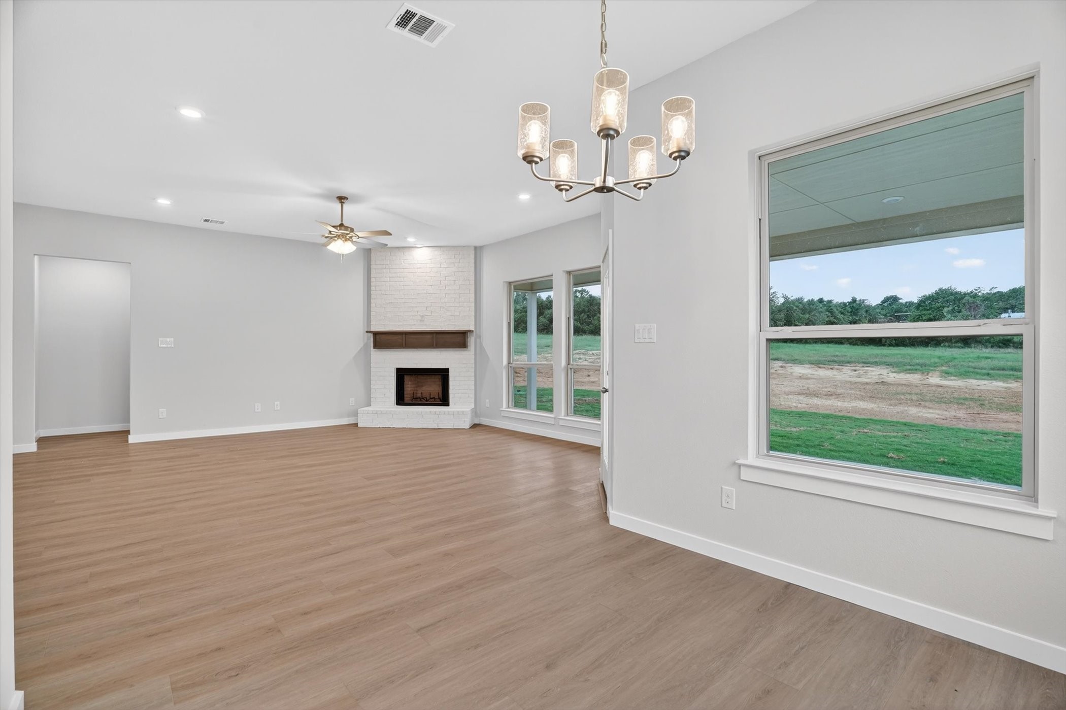 321 Skeen Peak Springtown TX 76082