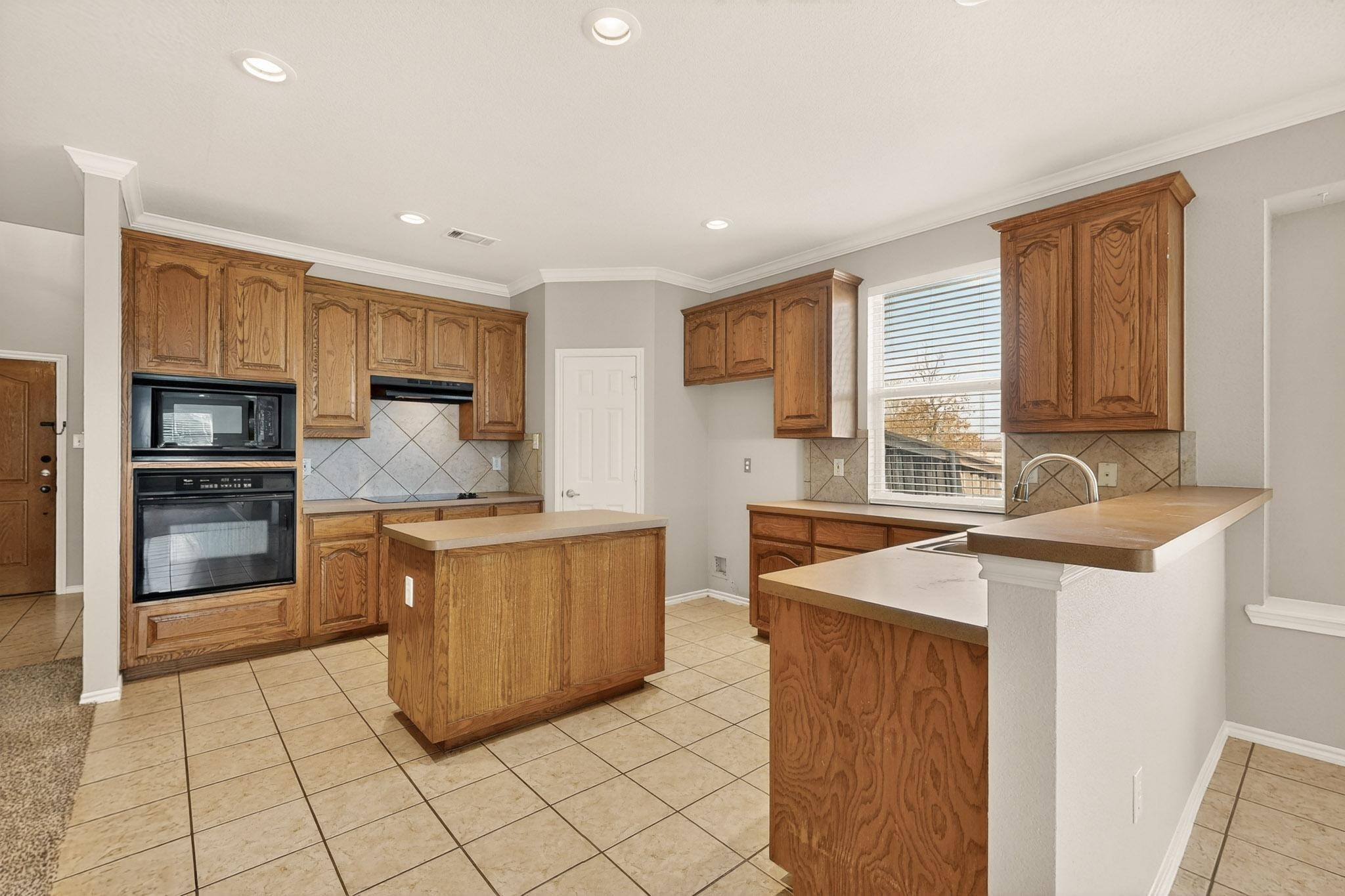 3155 Serpis Grand Prairie TX 75054