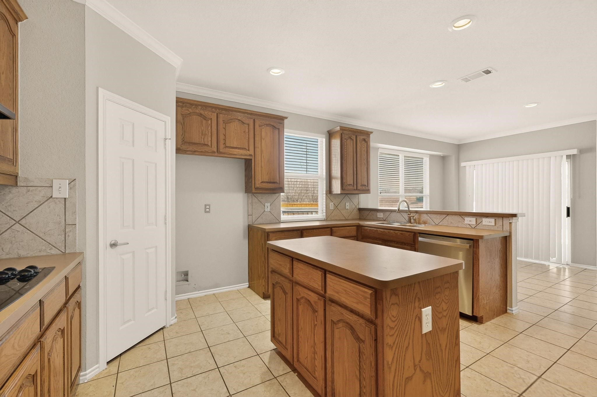 3155 Serpis Grand Prairie TX 75054