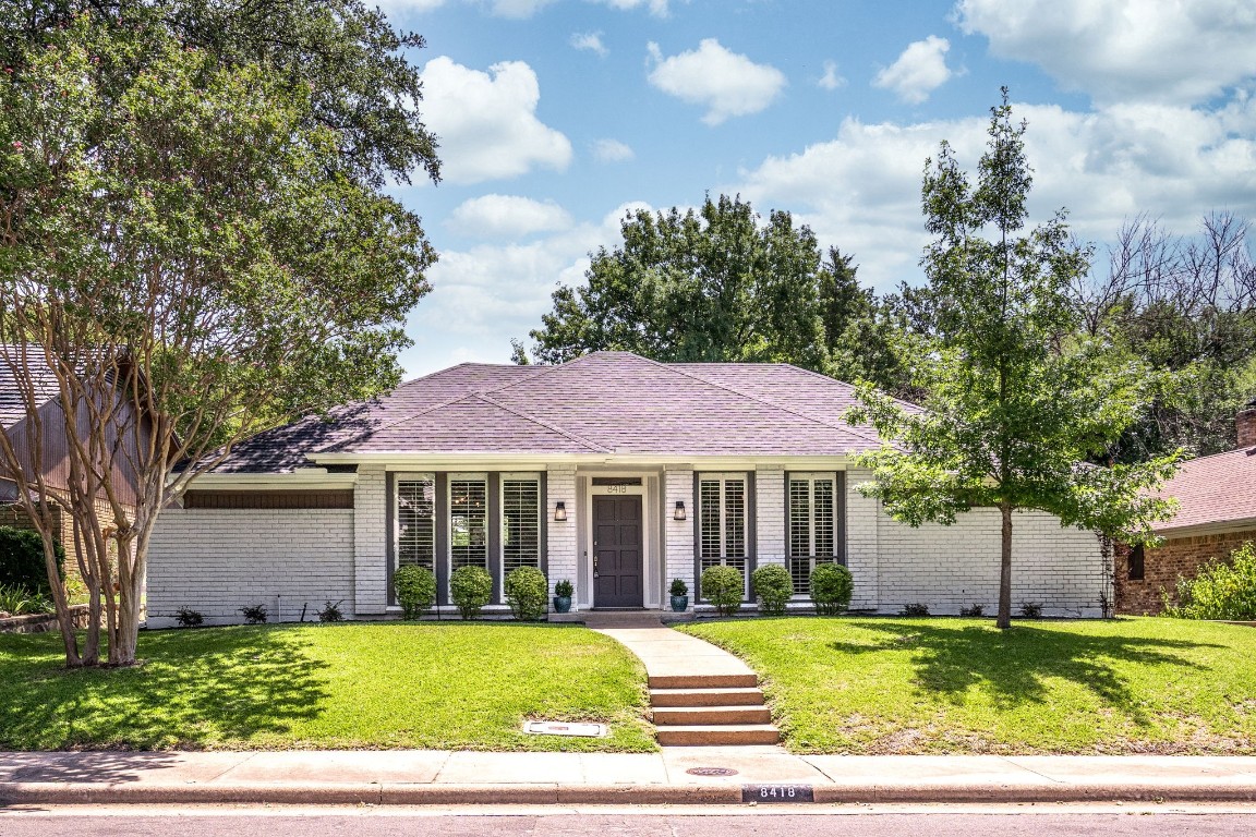 8418 Stable Glen Drive Dallas TX 75243