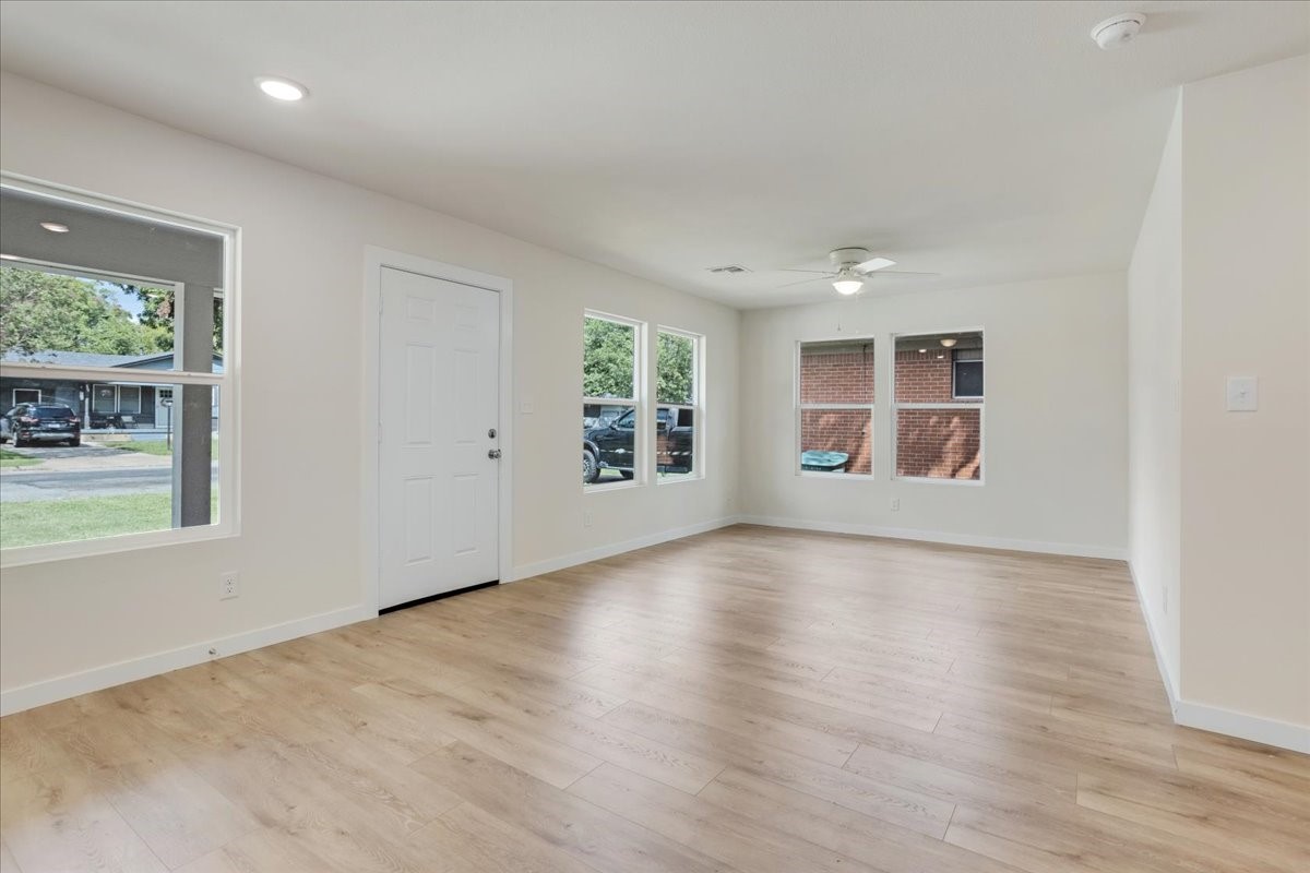 224 W Dexter Street Sherman TX 75092