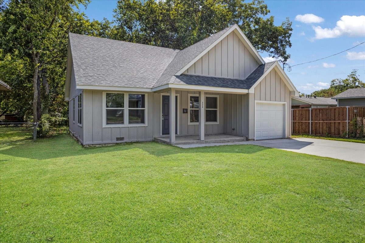 224 W Dexter Street Sherman TX 75092