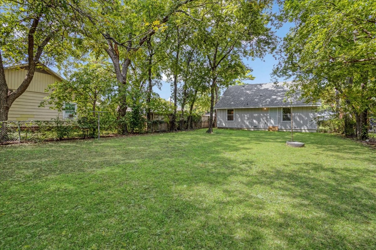 224 W Dexter Street Sherman TX 75092