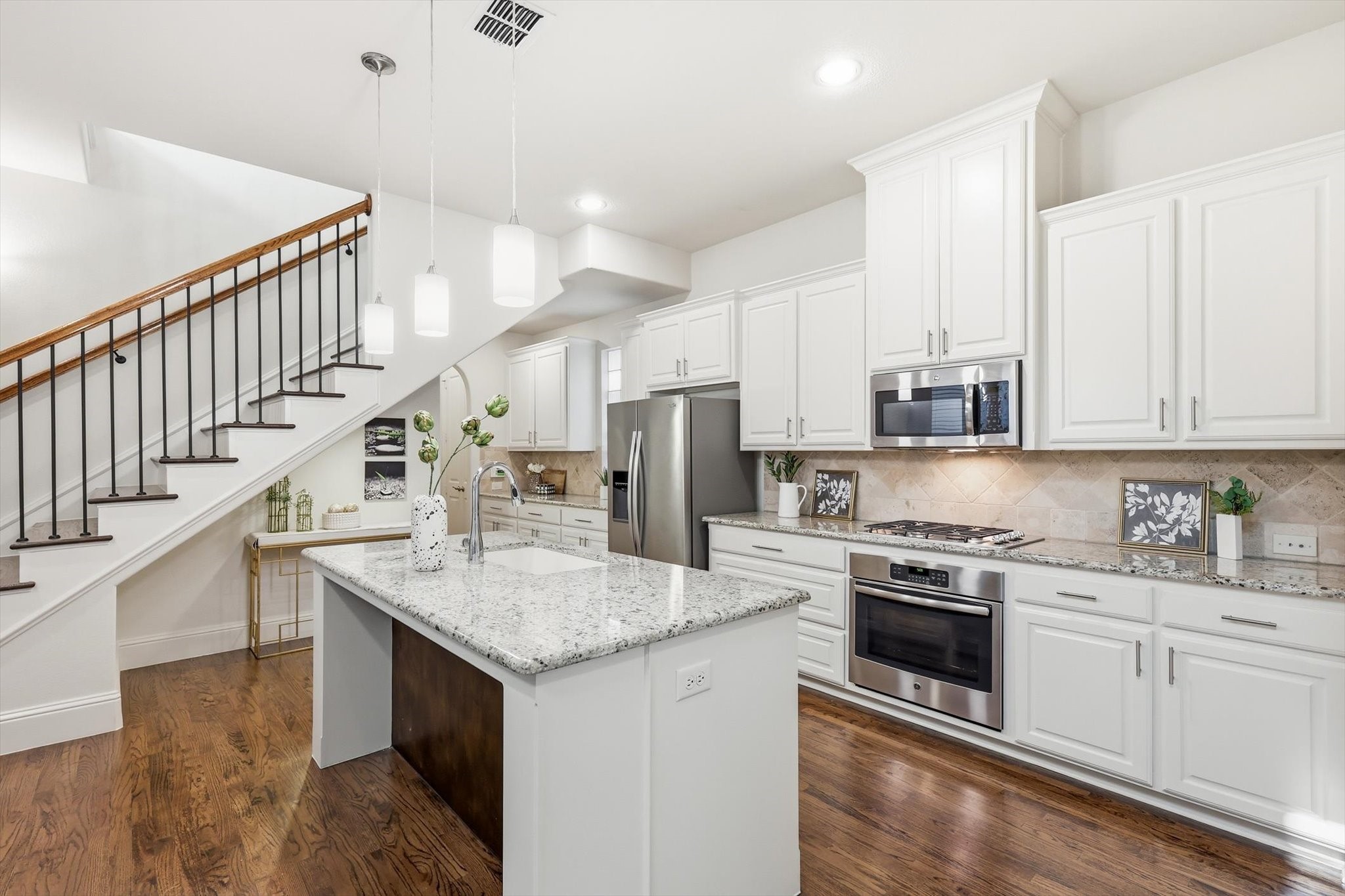 516 Sandy Lane Flower Mound TX 75022