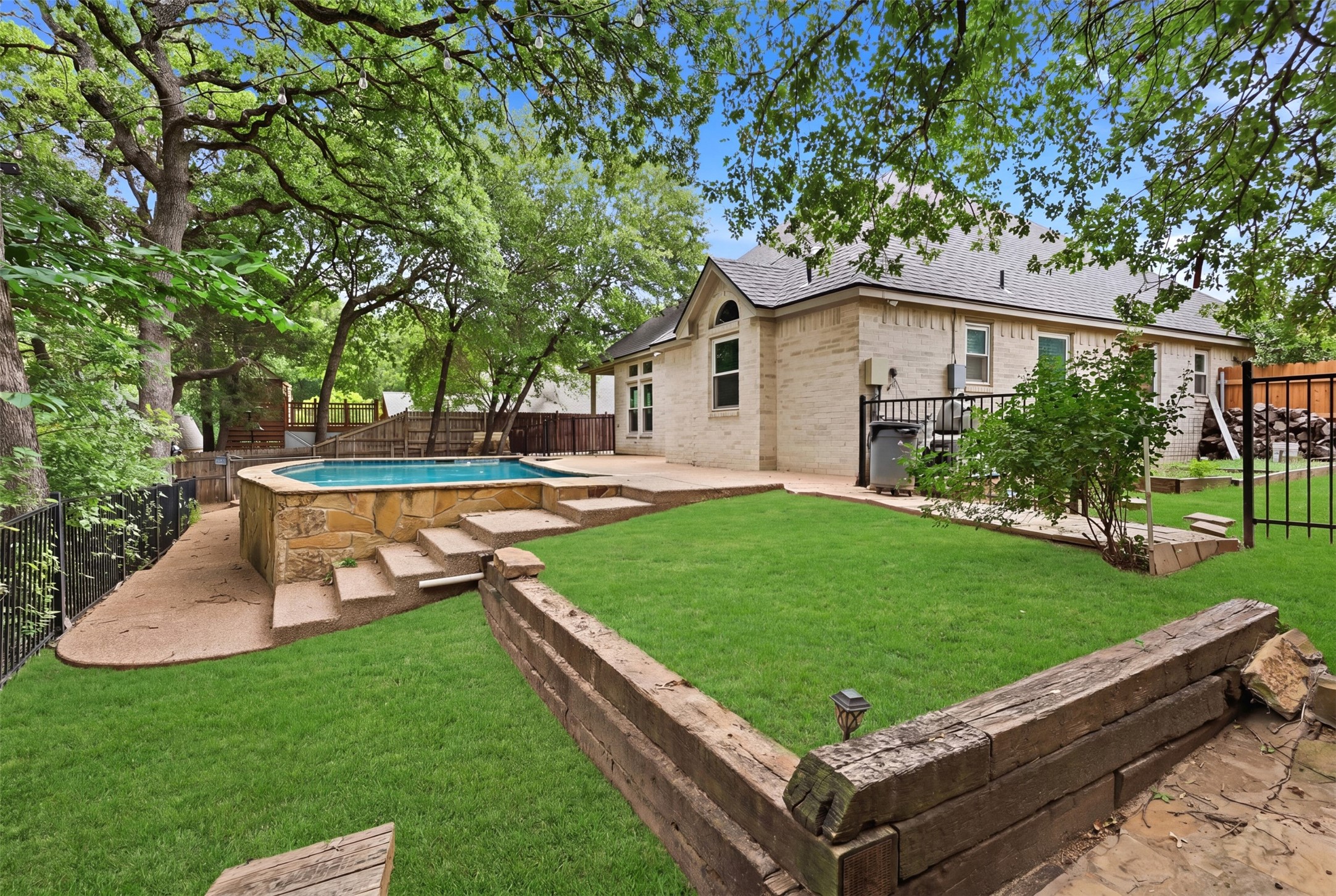 2105 Country Brook Drive Weatherford TX 76087