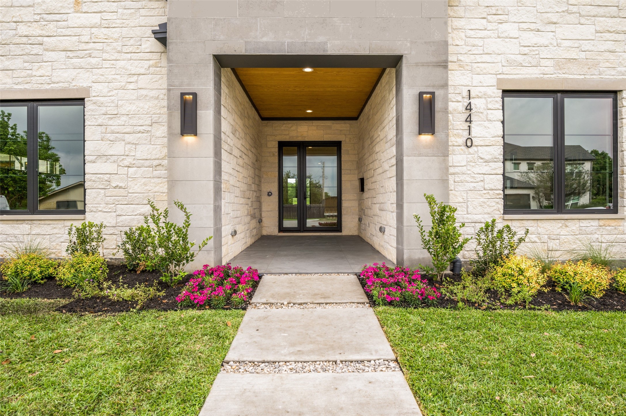 14410 Southern Pines Drive Farmers Branch TX 75234