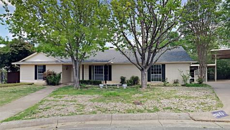 401 Lake Louise Court Fort Worth TX 76103
