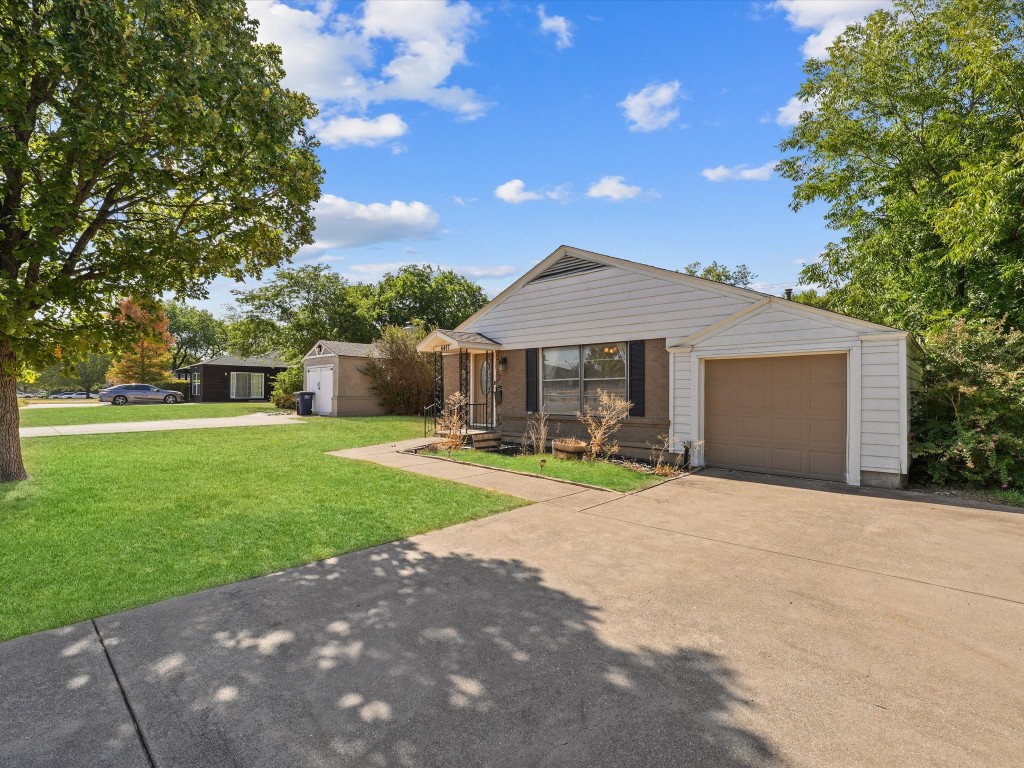 6417 Calmont Avenue Fort Worth TX 76116