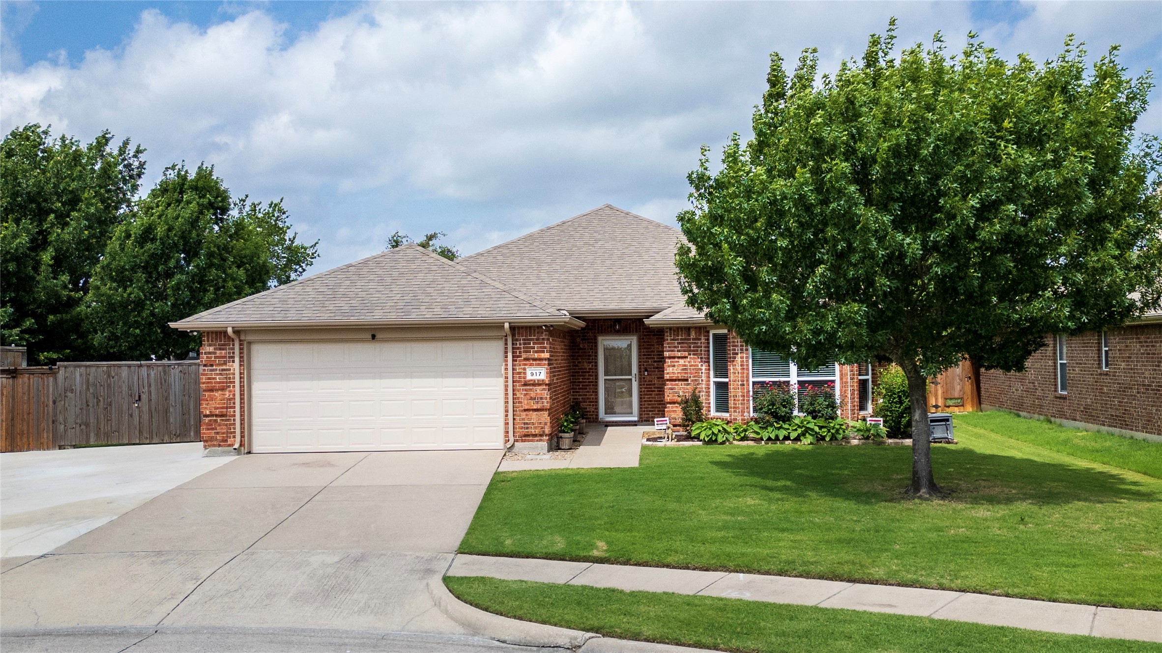 917 Zoe Street Royse City TX 75189