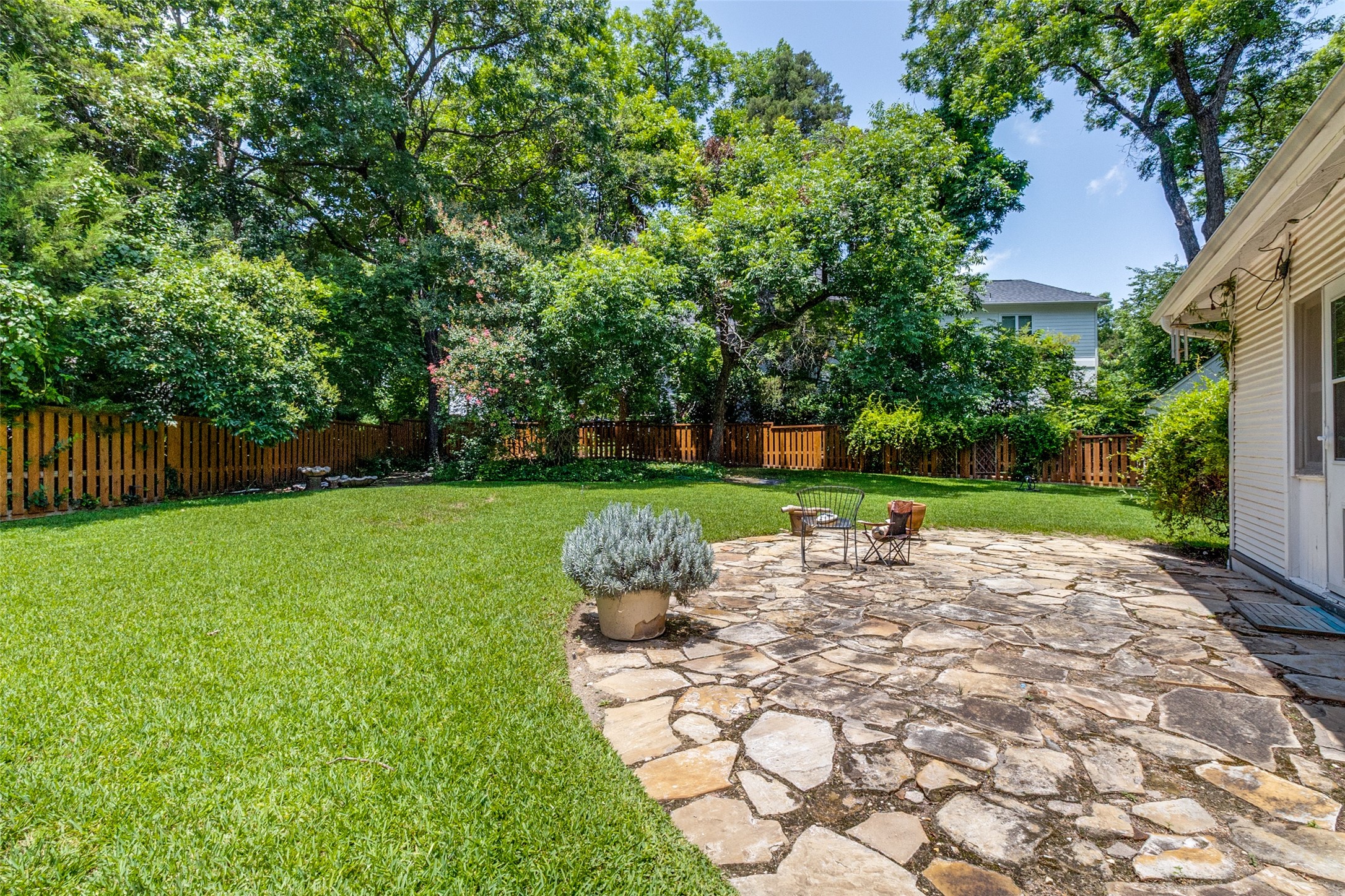 800 Harter Road Dallas TX 75218