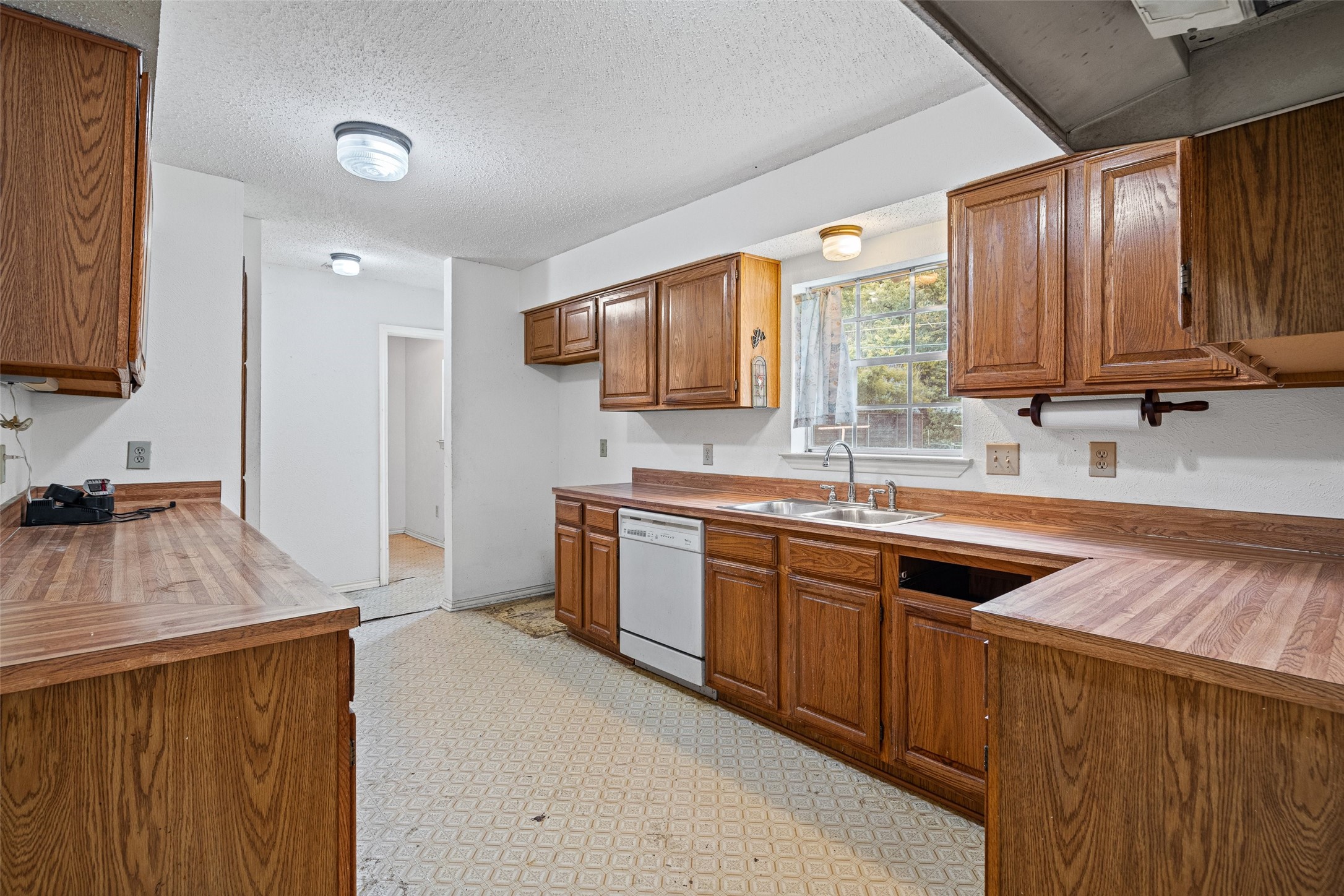 9738 Van Dyke Road Dallas TX 75218