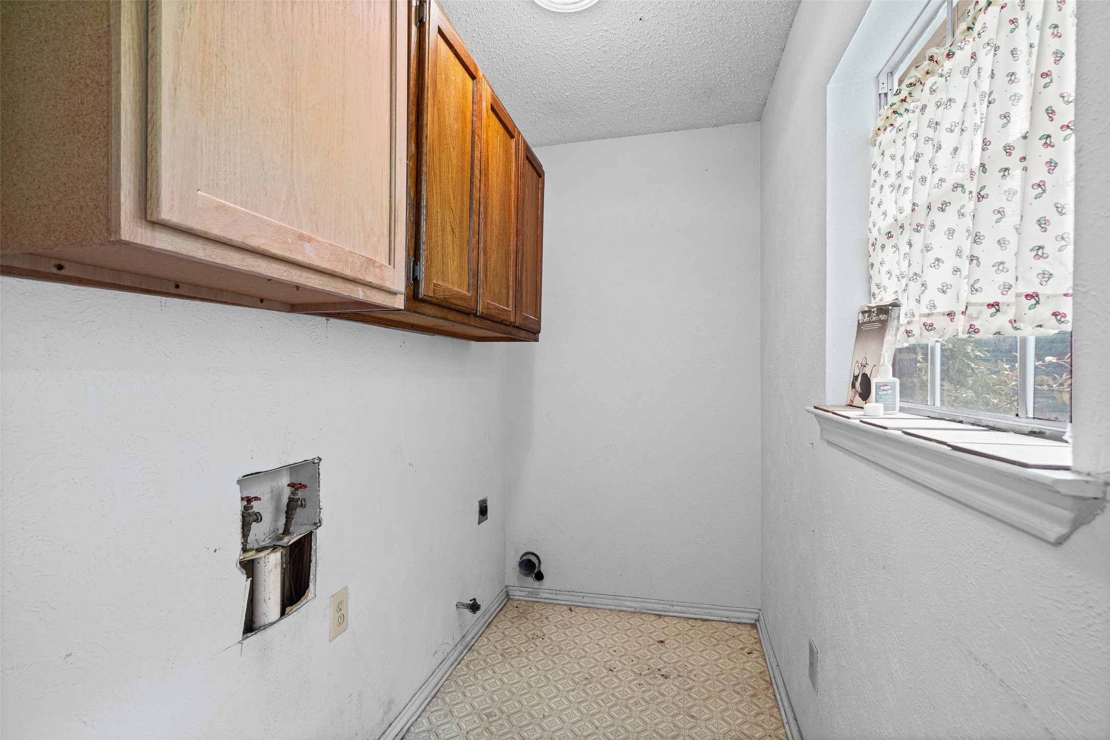 9738 Van Dyke Road Dallas TX 75218