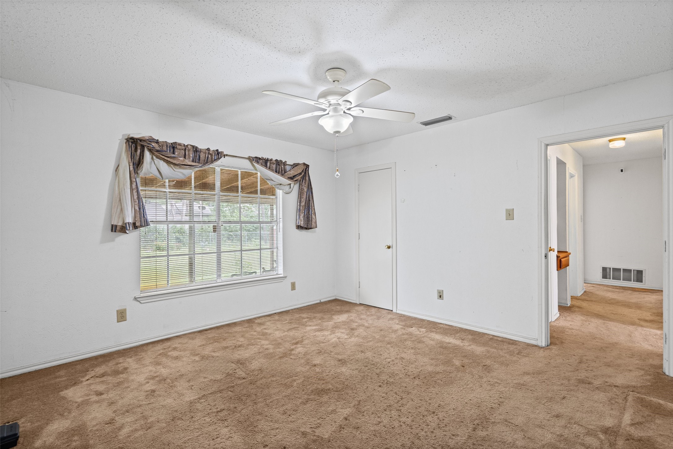 9738 Van Dyke Road Dallas TX 75218