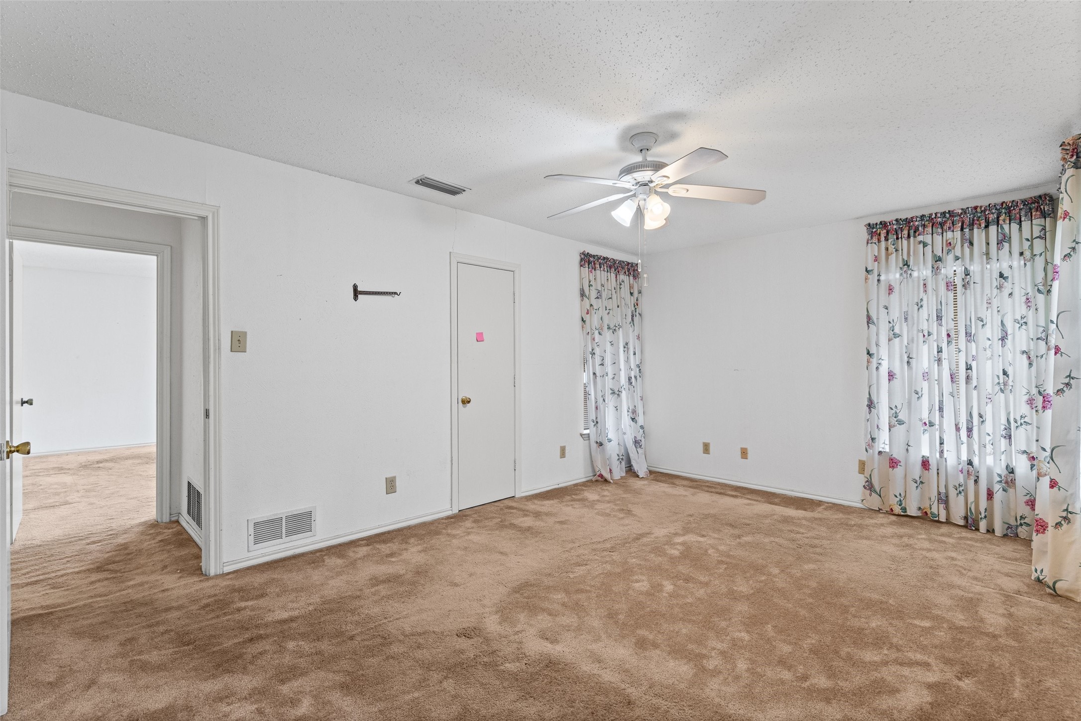 9738 Van Dyke Road Dallas TX 75218