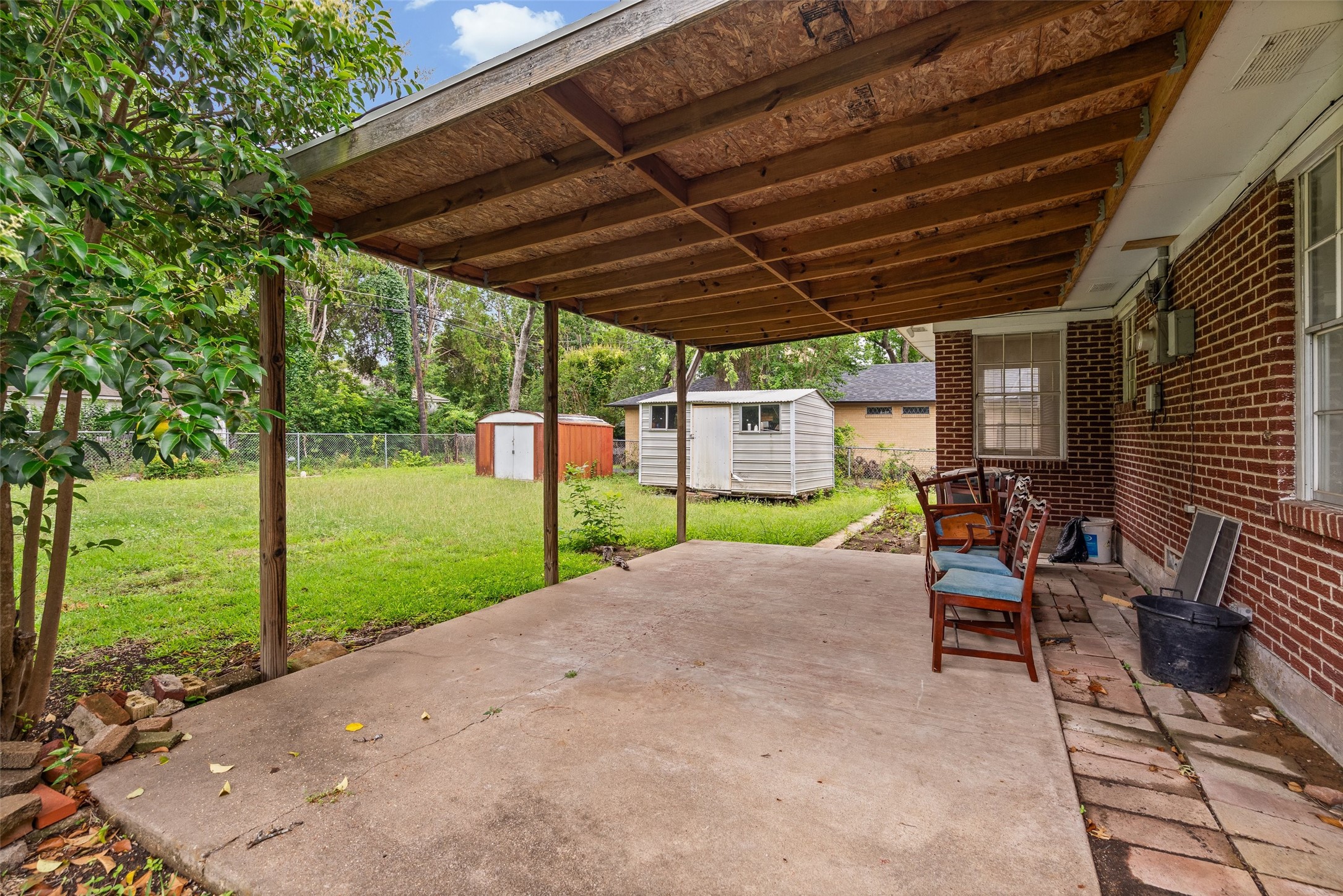9738 Van Dyke Road Dallas TX 75218