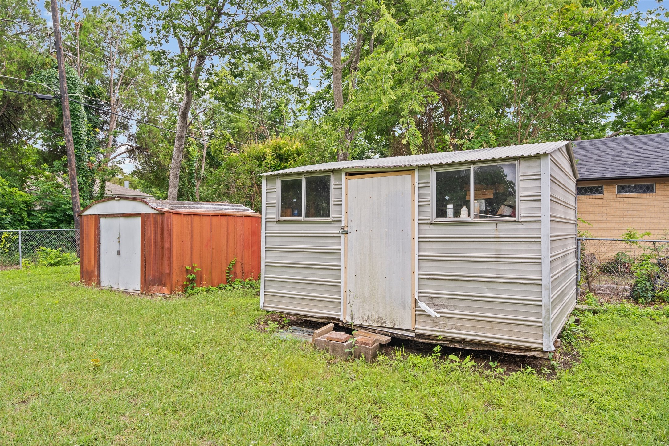 9738 Van Dyke Road Dallas TX 75218